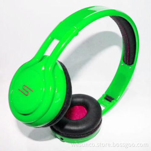 Famous design wired computer headphone